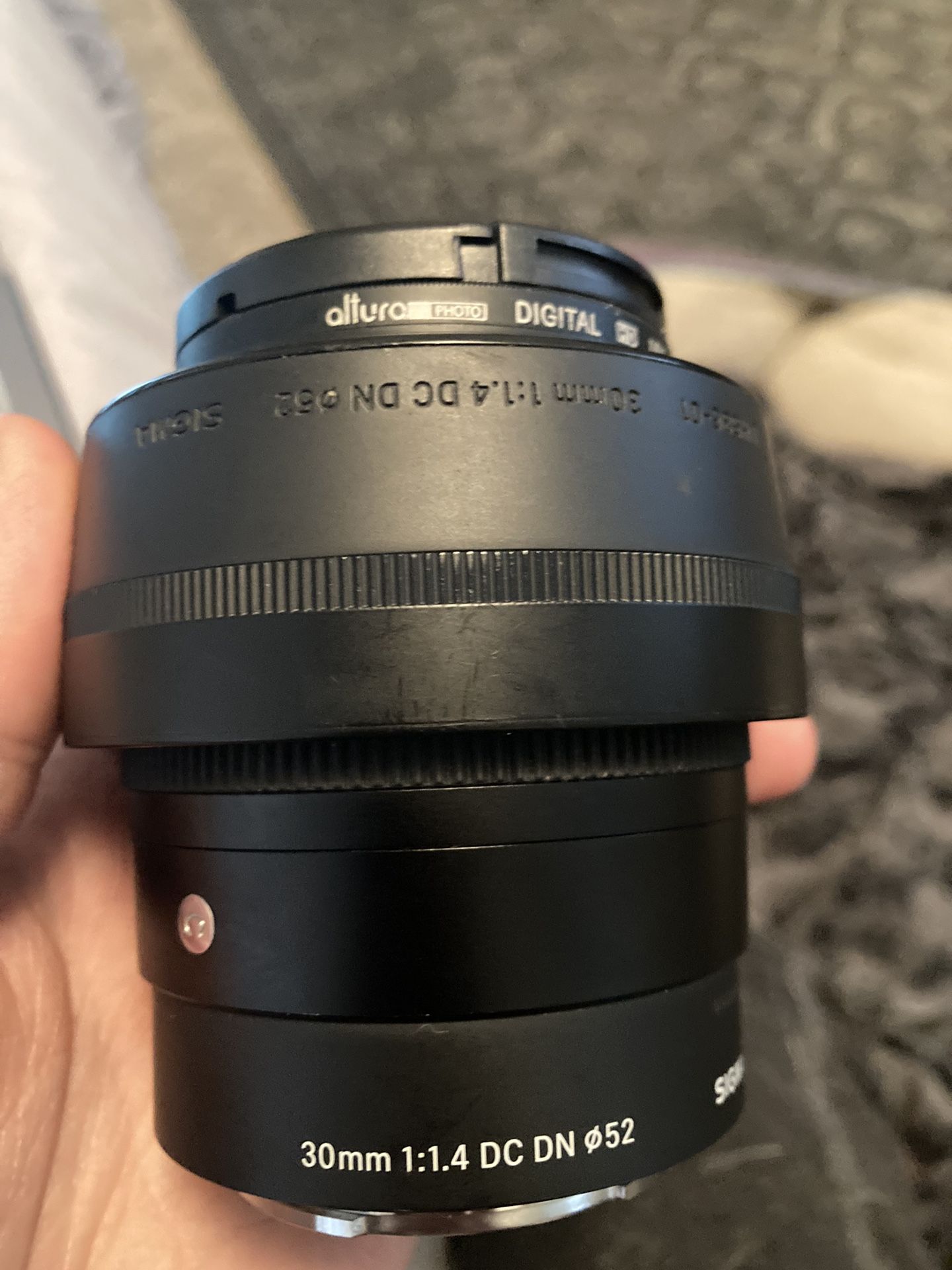 Sigma 33mm F/1.4 Lens