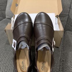 **Never Worn**Clarks Women’s Leather Slip-On Shoes