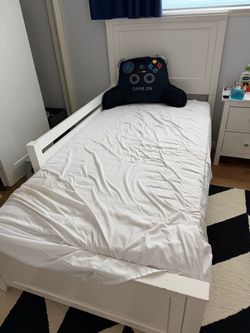 Pottery barn twin bed