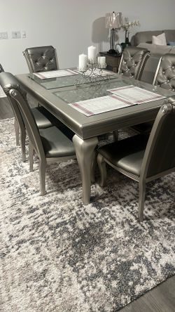 Dinner Table With Chairs