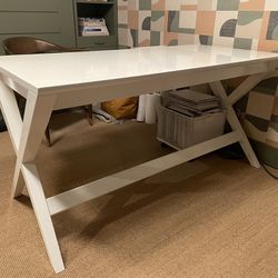 White Lacquered Desk
