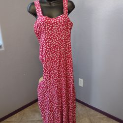 Vince camuto long red floral dress size medium 
100% viscose
