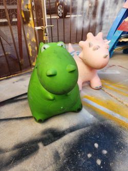 2 bouncy dinos