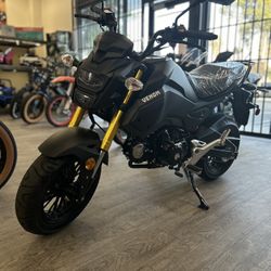 Venom X20 125CC 4-Speed Motorcycle.