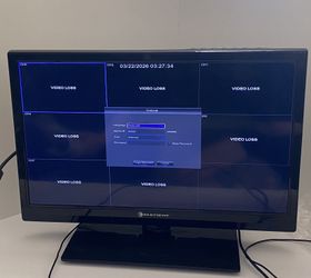 17” Element Electronics TV/Security Camera Monitor with Adapter and Mouse