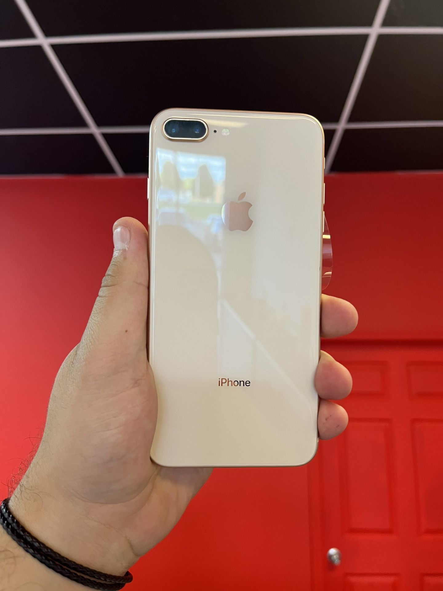 iPhone 8 Plus
