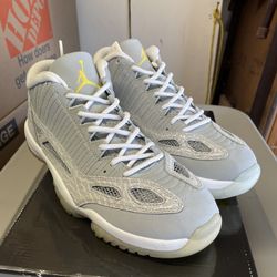 2007 Jordan 11 Low IE Size 9.5 DS $120 Firm