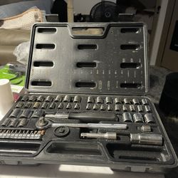 Ratchet And Socket Kit