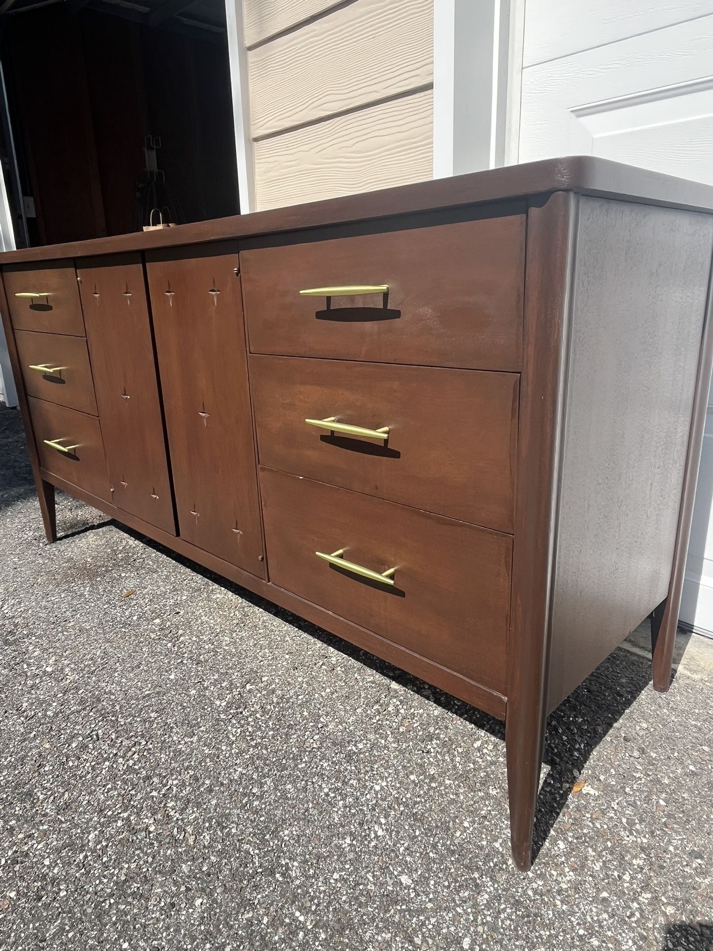 Broyhill Saga Long Dresser SOLID WOOD