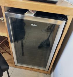 Hair-Glass Front Wine & Beverage Cooler