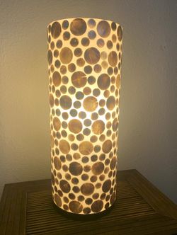 Shell Lamp Villaflor gold cylinder capiz shell lamp from Lampenkaufhaus.