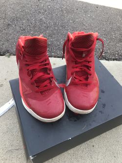 Nike basketball shoes size 10. 9/10 condition