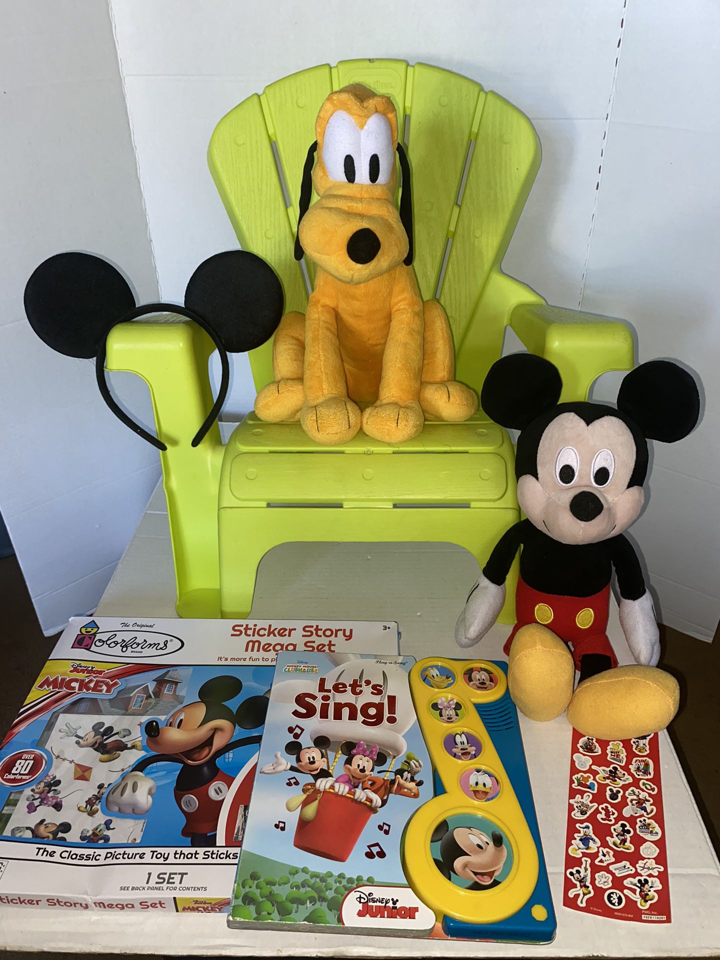 Mickey Mouse And Pluto Bundle 