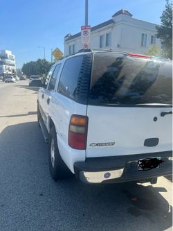 White 2002 Chevy Tahoe