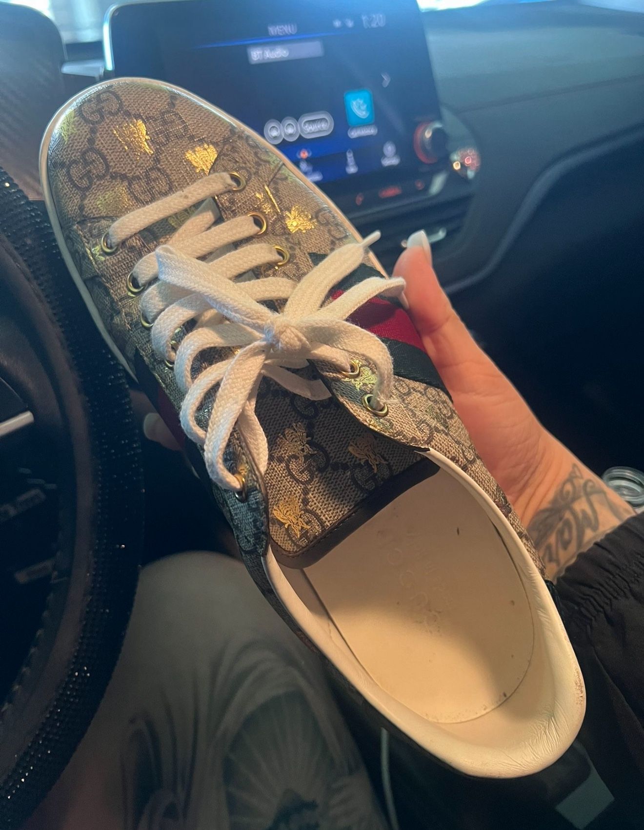 Men’s Size 9 Authentic Gucci Shoes 