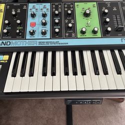 MOOG Grandmother Synthesizer