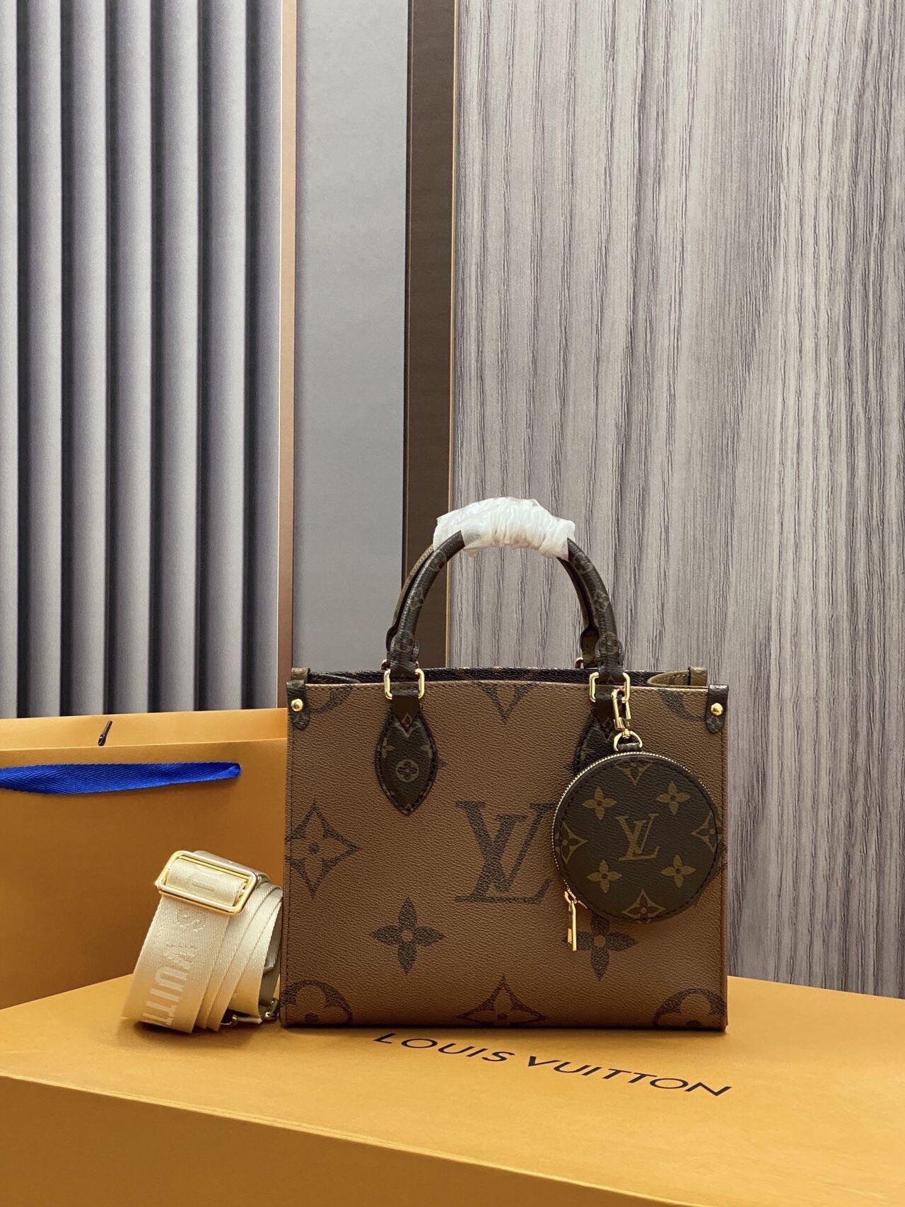 LOUIS VUITTON ONTHEGO Canvas Coating Jungle Bag Tote Bag(80)66