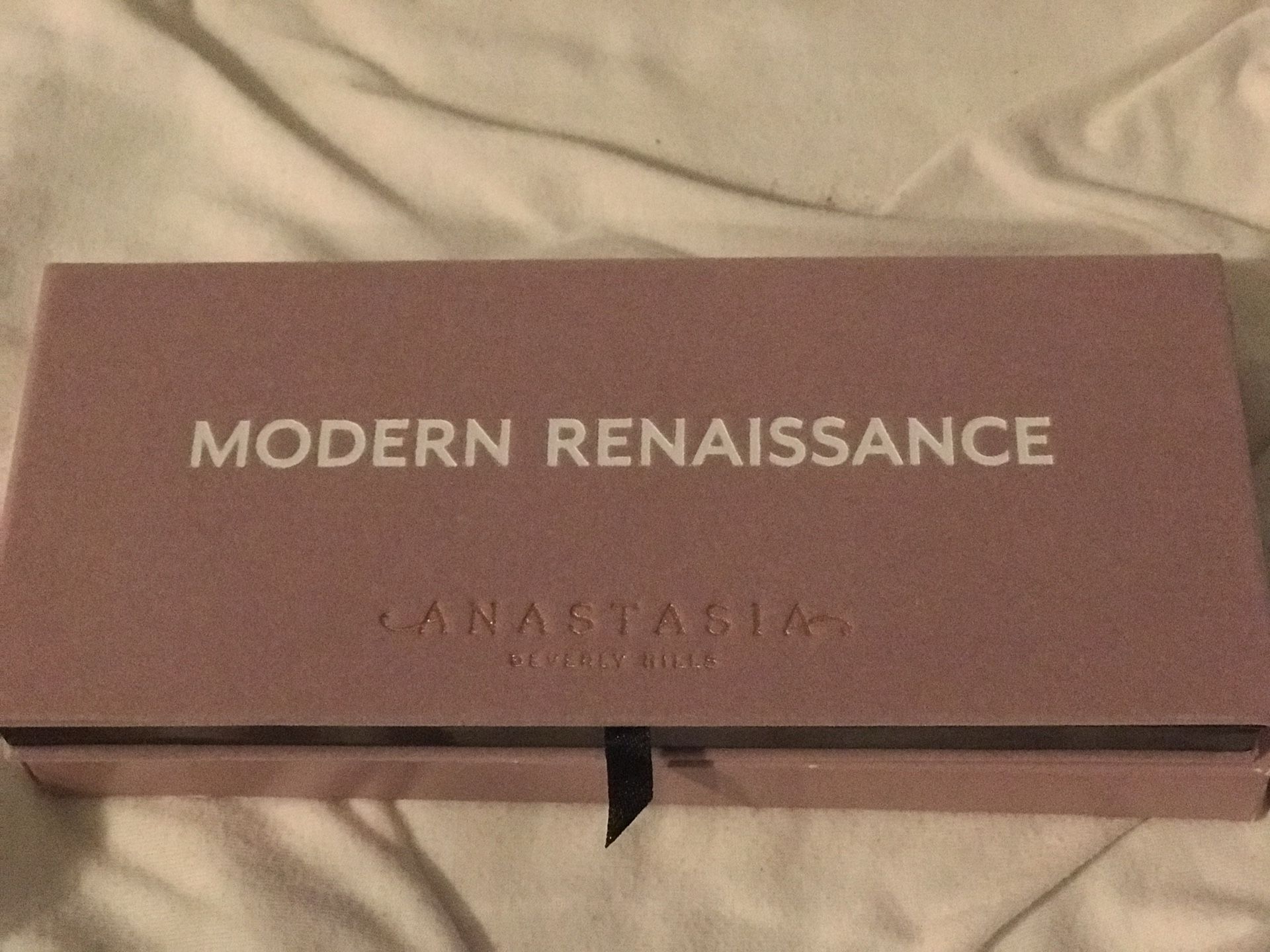 Modern renaissance Eyeshadow palette from anastasia