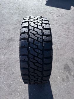 (1) Mickey Thompson Baja Legend 35x12.50R17
