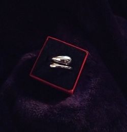 Classic adjustable size Uni sex Ring