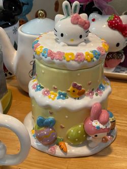 Hello Kitty cookie jar cake