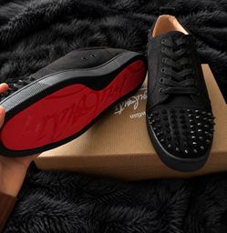 New Christian Louboutin Red Bottom Shoe Size 9.5