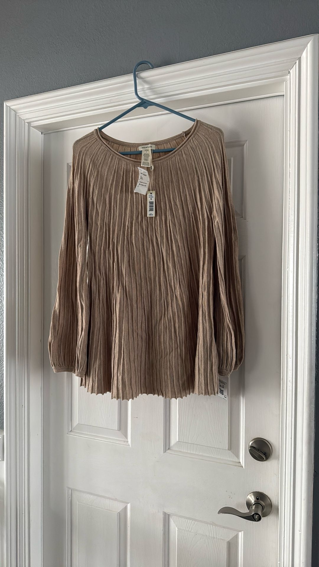 New Long Sweeter / Cardigan Size Small