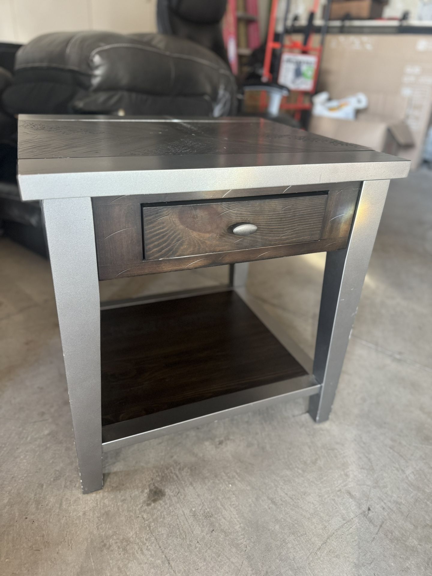 ASHLEY FURNITURE END TABLES! SET OF 2!
