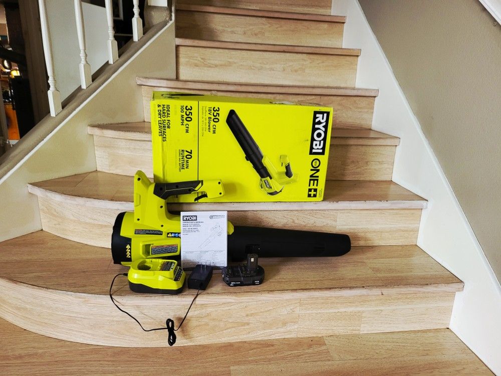 Ryobi ONE+ 18V 100 MPH 350 CFM Cordless Battery Variable-Speed Jet Fan Leaf Blower (1)2ha battery/charger. 