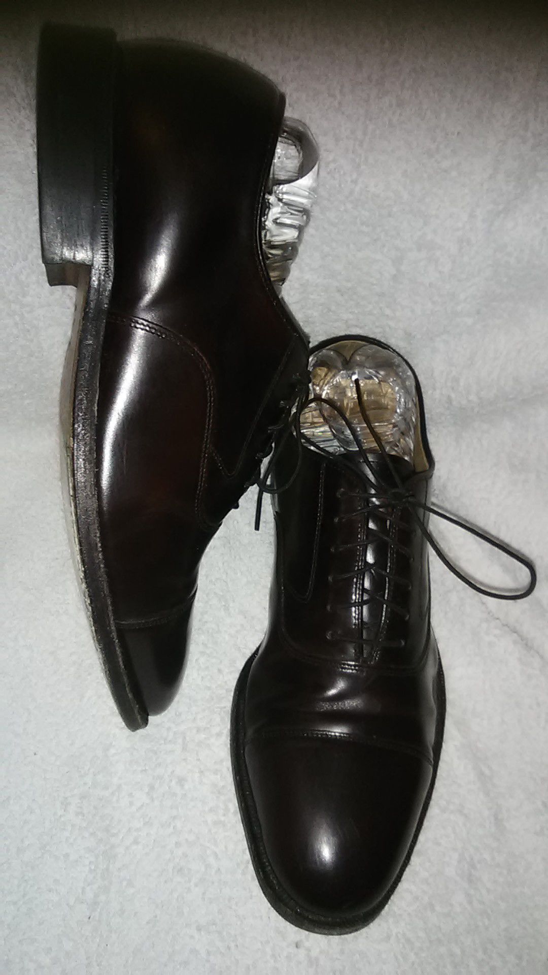 Men's size 8 Johnston & Murphy dress shoes lace up dark brown