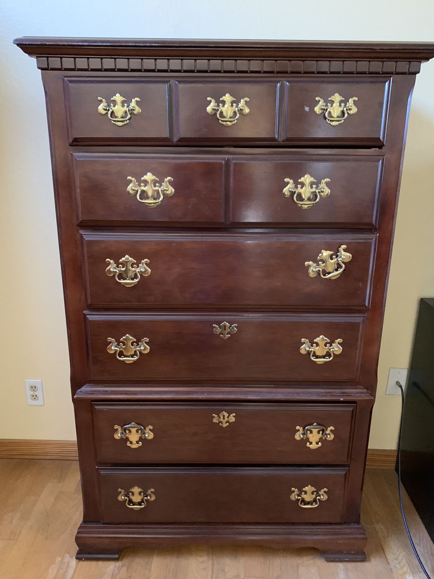 Dresser