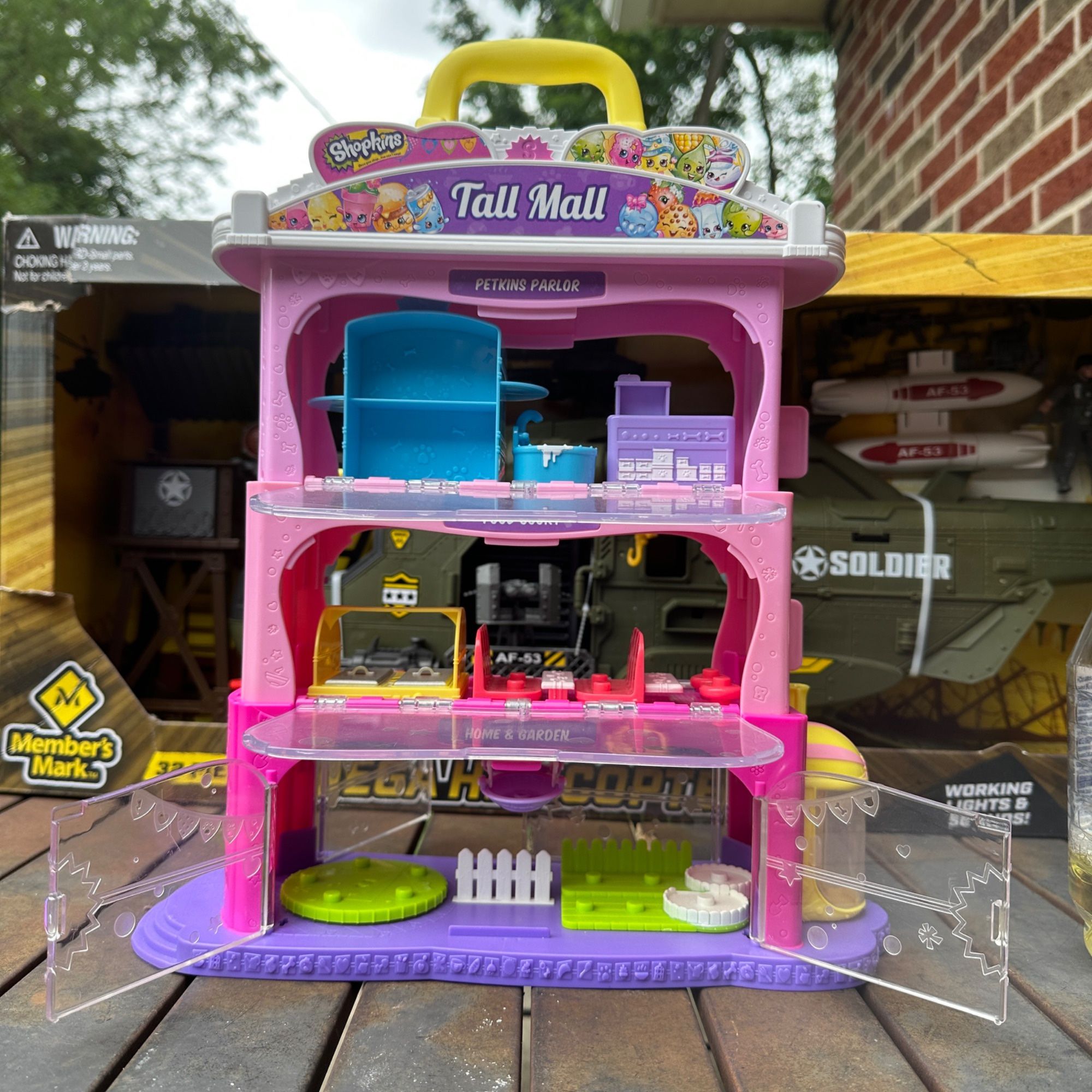 Shopkins Tall Mall Playset