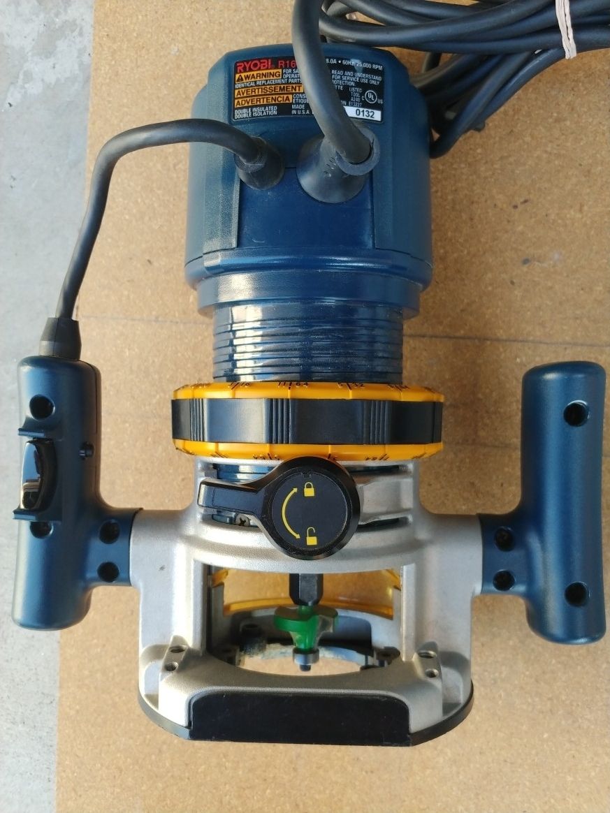 Ryobi R161 Fixed Base Router 1 1/2 HP Peak 8a for Sale in Chula Vista