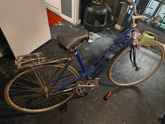 Vintage 70s men's astra road bike