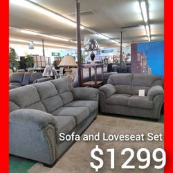 😍 Beautiful Sofa And Loveseat Set 