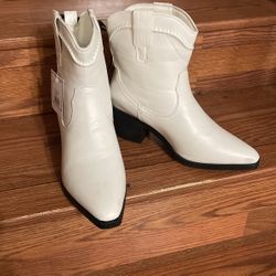 White Cowboy Boots New   Never Use Size 8 