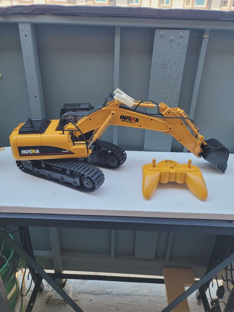 Huina RC Excavator 1 14 Model 550 Toys