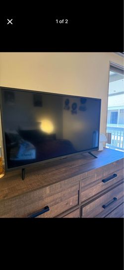 40” insignia TV