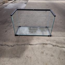 10 Gallon Reptile Tank