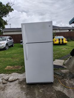 Refrigerator Kenmore $400.00