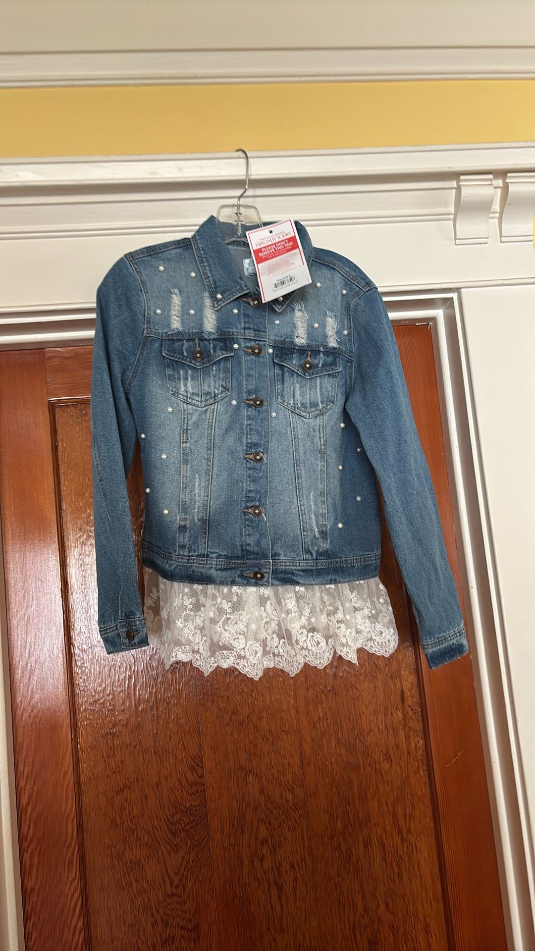 Size M Retro Jean Jacket With Pearls And Lace