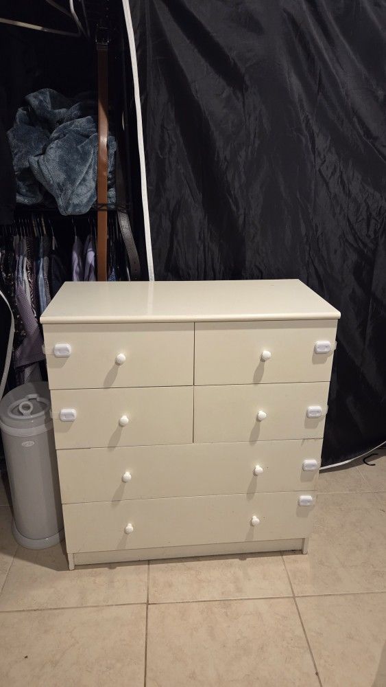 6 Drawer Short Dresser