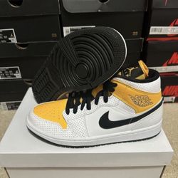 W Nike Air Jordan 1 Mid White Black University Gold BQ6472-107 Size 11 Brand New