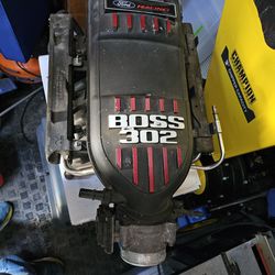 Boss 302 Intake With Throttle Body 