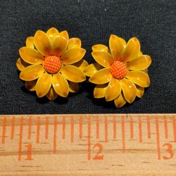 Vintage Enamel Flower Clip-On Earrings Yellow Orange Stud Fashion Jewelry