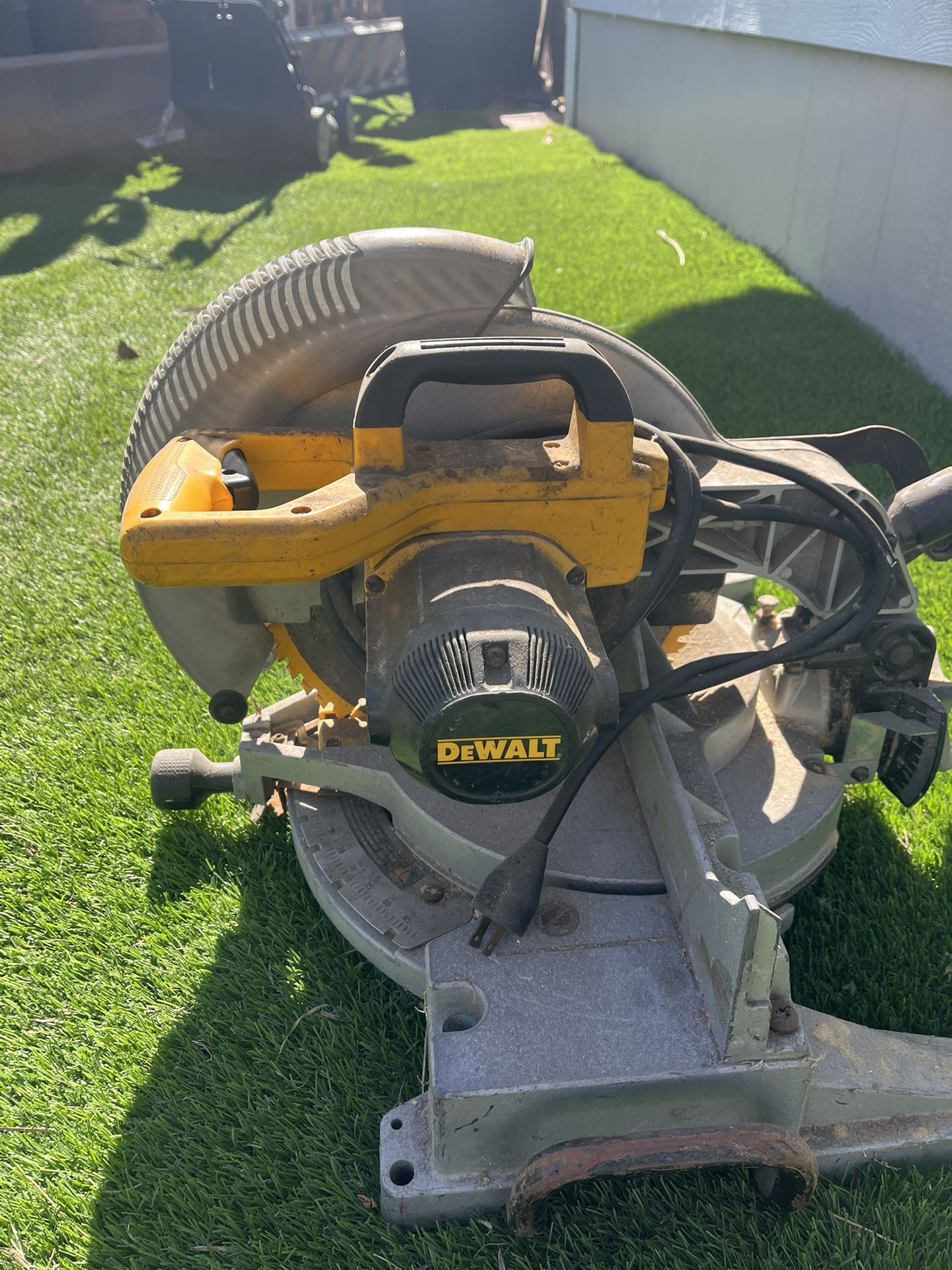 Mitter Saw