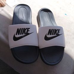 Nike Victori One Slide Sandals Size 11