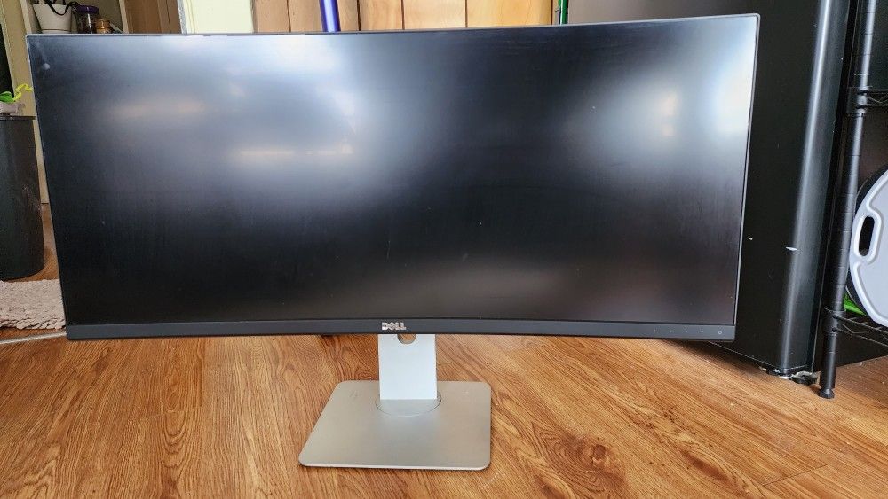 Dell UltraSharp U3415W 34-Inch QHD Ultra Wide 1440p Curved LED-Lit Monitor