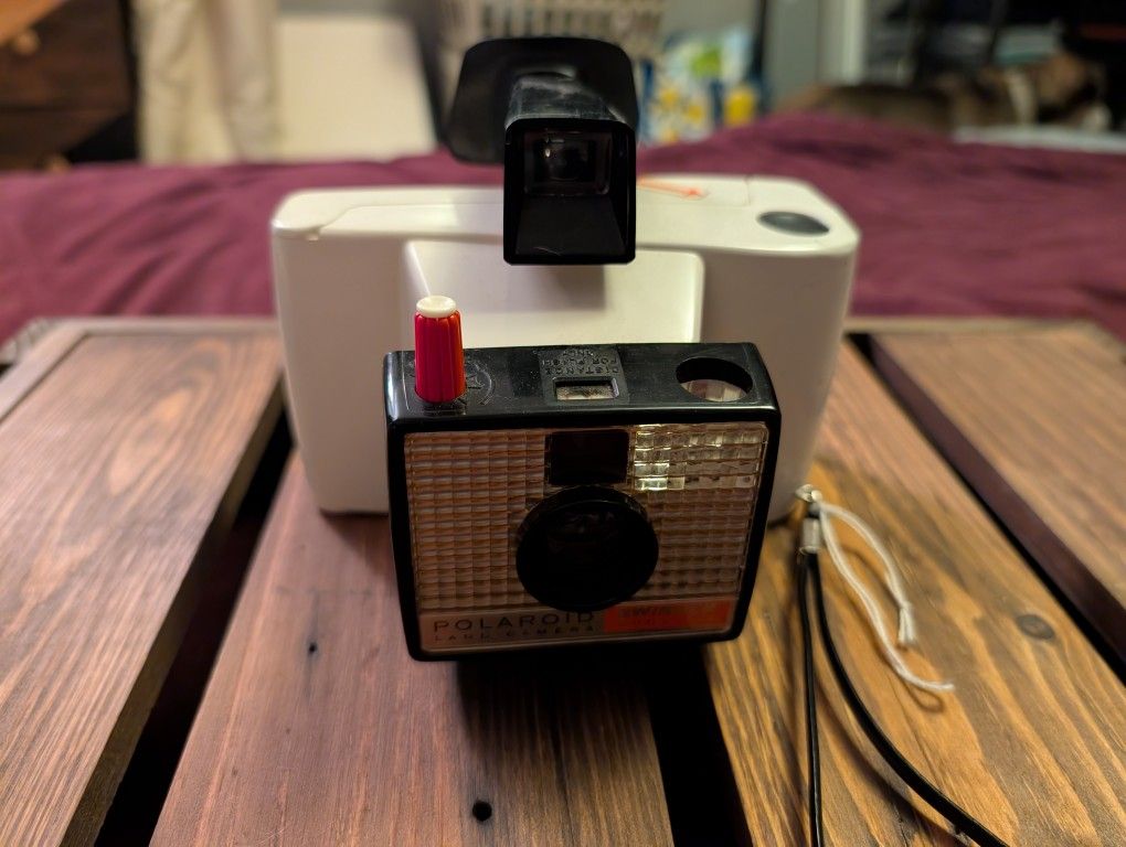 Vintage 1960s Polaroid Land Camera Swinger Model 20 Film Camera