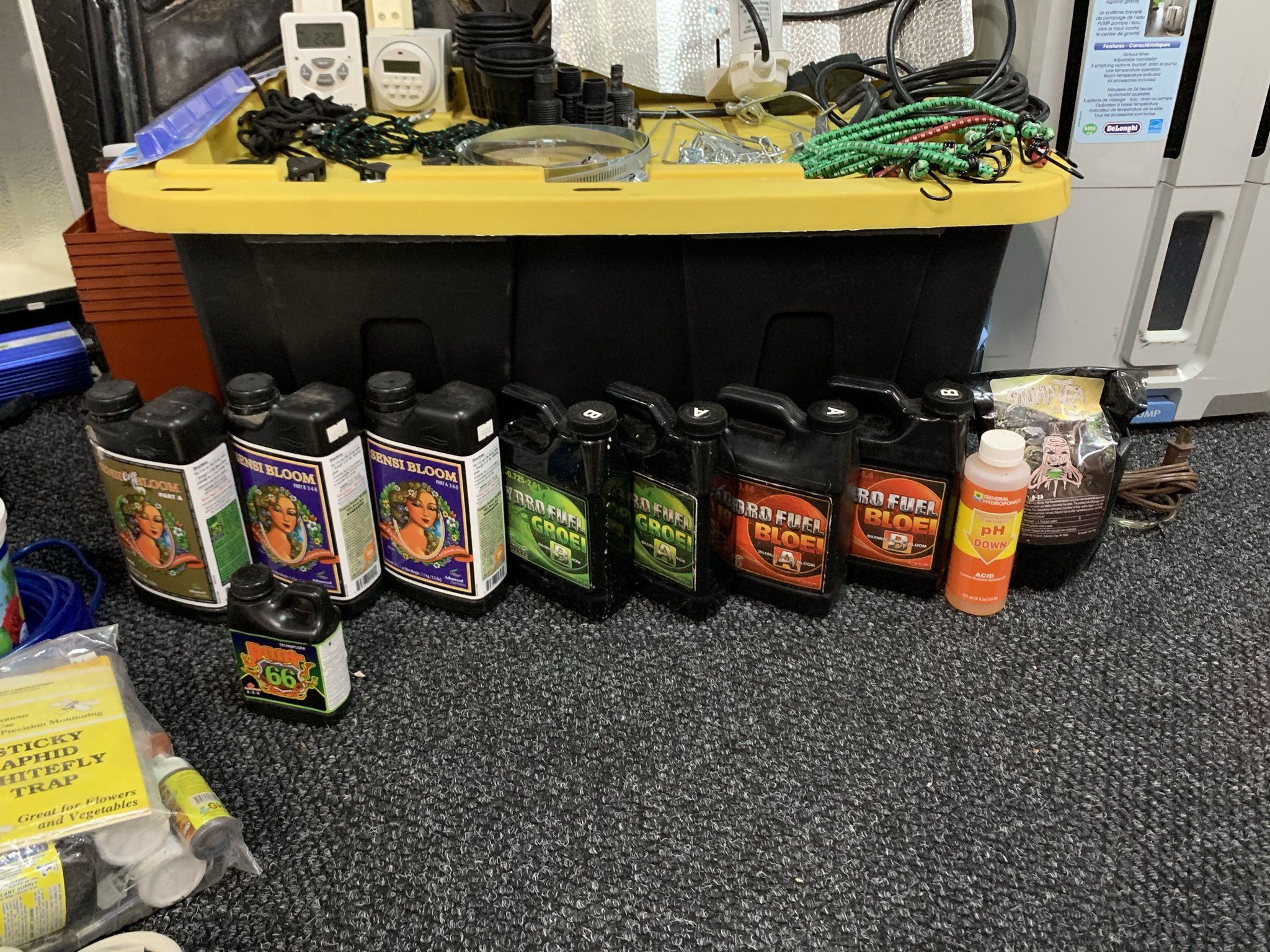 Grow Equipment Complete Setup , Multiple Tents And More!!! for Sale